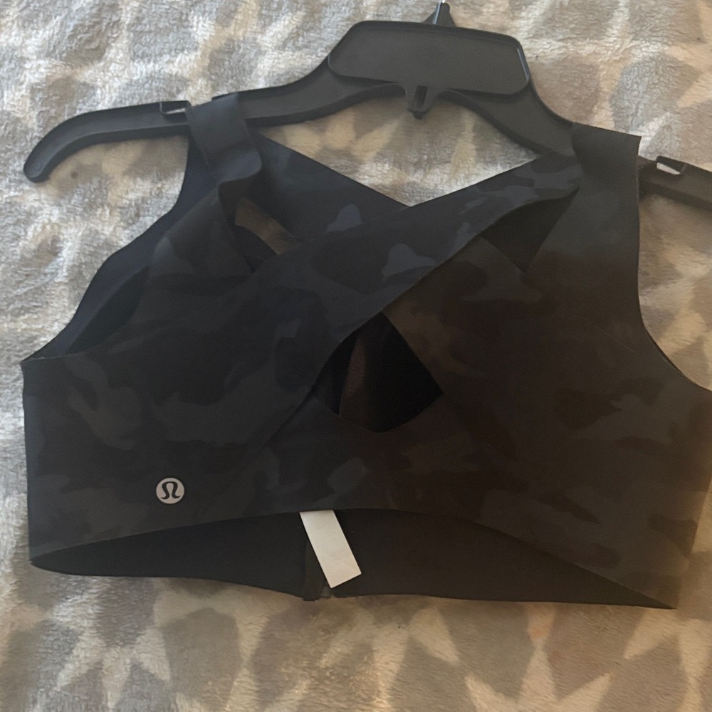 Lululemon Black Camouflage Sports Bra- 34C - Picture 3 of 12